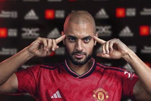 MU đón thêm Sofyan Amrabat giờ chót chuyển nhượng