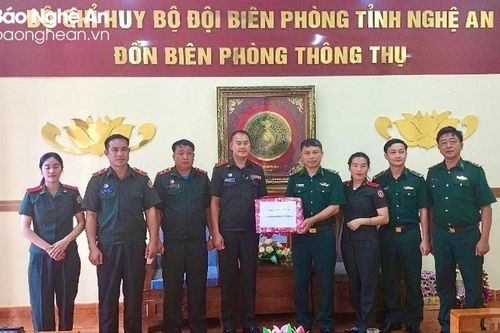 Lực lượng vũ trang khu vực giáp biên nước bạn Lào chúc Tết Độc lập các đơn vị Bộ đội biên phòng Nghệ An