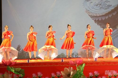 'Giai điệu mùa thu' chào mừng Quốc khánh tại thành phố Hà Tĩnh