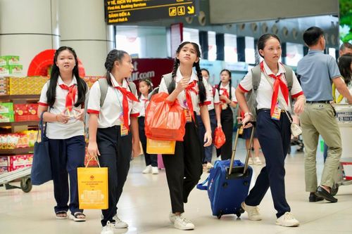 Ngày đầu nghỉ Lễ 2/9: Sân bay Nội Bài đón khoảng 97.000 khách