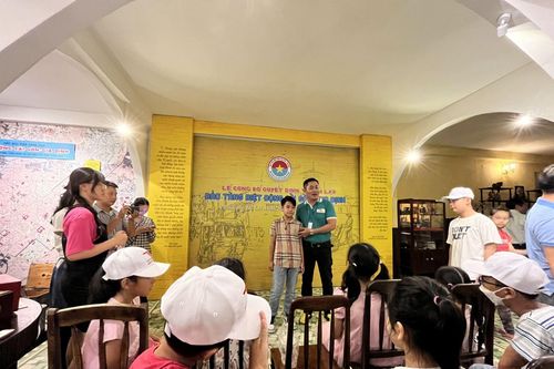 TP Hồ Chí Minh: Tour tham quan lịch sử, di tích văn hóa hút khách ngày đầu nghỉ lễ 2/9