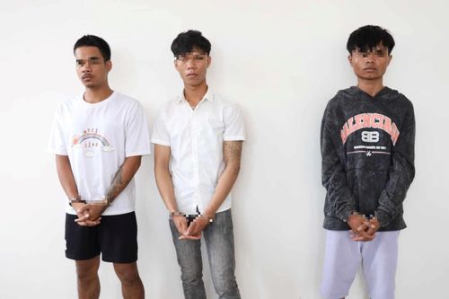 Bắt nhóm đối tượng dùng súng cướp ngân hàng