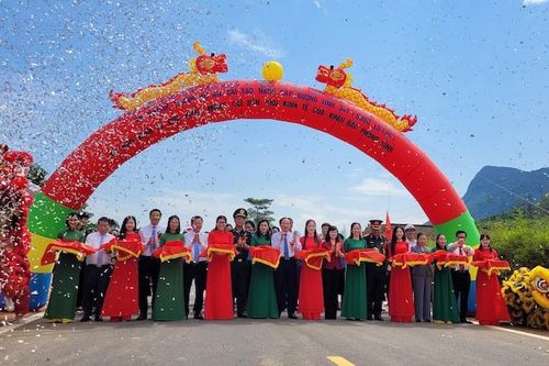 Quảng Ninh khánh thành Quốc lộ 18C nối khu kinh tế cửa khẩu Móng Cái và Bắc Phong Sinh