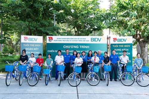 San sẻ yêu thương - tiếp bước đến trường