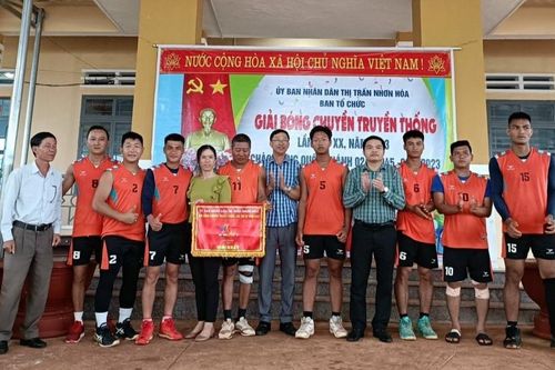 Chư Pưh: 130 vận động viên thi đấu bóng chuyền chào mừng Quốc khánh