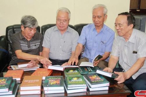 Những 'sứ giả' của văn học dân gian
