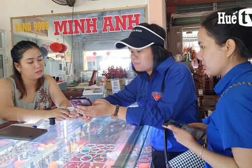 'Áo xanh' Hương Thủy với chuyển đổi số