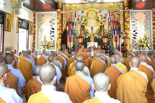 Khánh Hòa: Chư hành giả Ni tác pháp Tự tứ tại Ni viện Diệu Quang