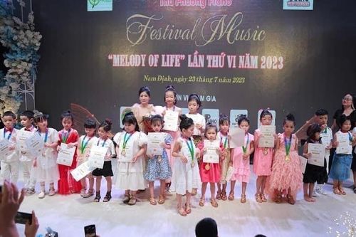 Trung Tâm Nghệ thuật Green Art & Music Nam Định mở lớp đào tạo người mẫu nhí Kid Green