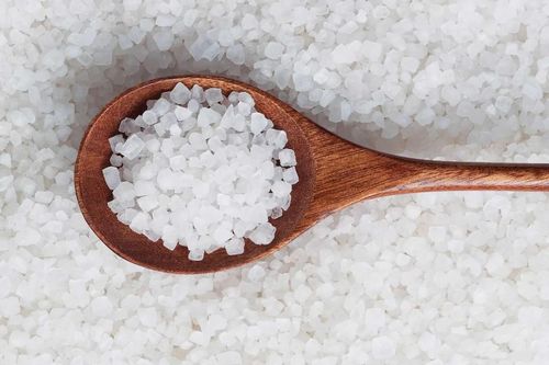 Đặt bát muối ở góc nhà có tác dụng gì?