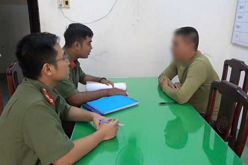 Bố bị xử lý vi phạm nồng độ cồn, con lên mạng xúc phạm CSGT