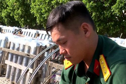 Cận cảnh giàn bắn pháo hoa nghệ thuật mừng Lễ Quốc khánh 2/9