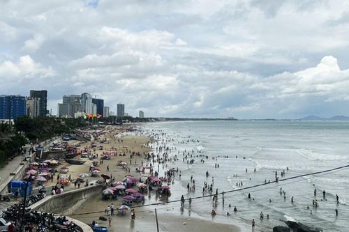 Dịp 2/9, du khách đến Vũng Tàu tăng mạnh, nhiều dịch vụ lưu trú khuyến mãi