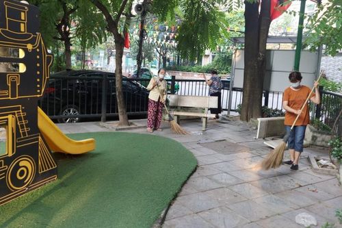 Hành động đẹp của người dân quận Cầu Giấy trong ngày Quốc khánh 2/9