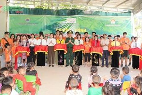 BĐBP tỉnh Sơn La: Trao phòng học tặng học sinh vùng biên giới