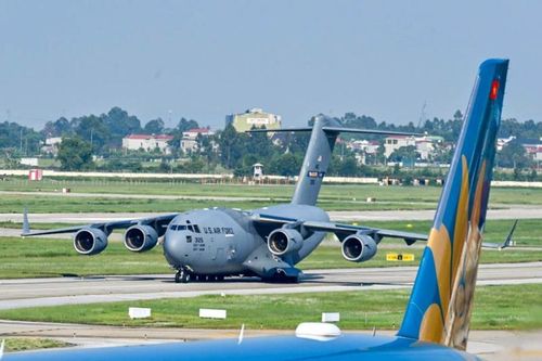 Máy bay vận tải khổng lồ của Mỹ 'tiền trạm' cho chuyến thăm Việt Nam của Tổng thống Mỹ Joe Biden