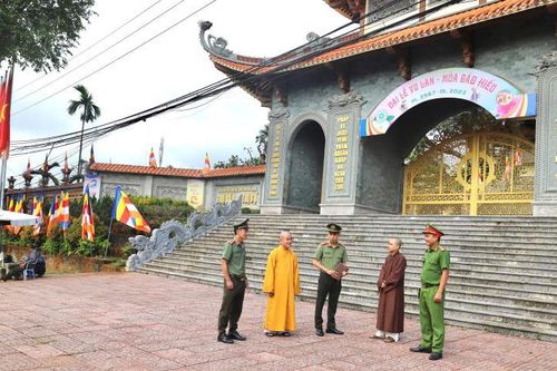 Lan tỏa phong trào treo cờ Tổ quốc tại các cơ sở tôn giáo