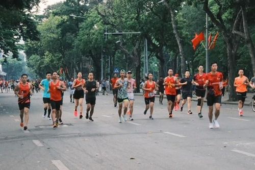 Mừng Quốc khánh theo cách của các vận động viên chạy bộ