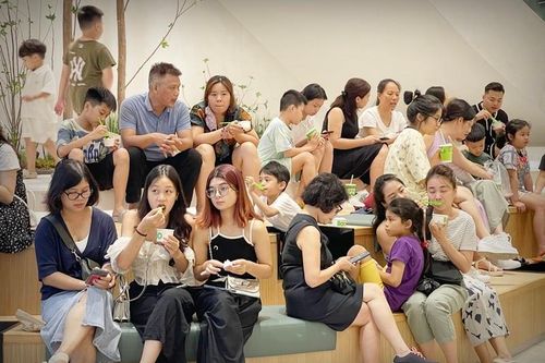 Hà Nội: Trung tâm thương mại chật kín trong ngày đầu nghỉ lễ 2/9
