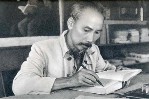 Tư tưởng Hồ Chí Minh về văn hóa, văn nghệ - Ngọn đuốc cháy sáng vĩnh cửu