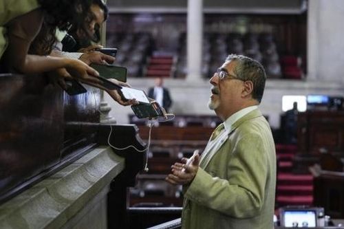Guatemala: Tổng thống đắc cử kêu gọi người dân đoàn kết, chuẩn bị kháng lệnh Tòa án