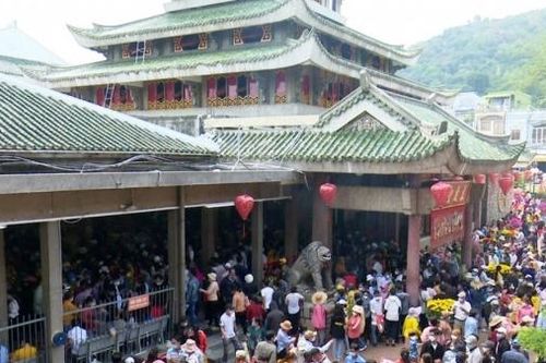 Ghi danh Miếu Bà Chúa Xứ núi Sam là điểm đến du lịch tâm linh tiêu biểu châu Á-Thái Bình Dương