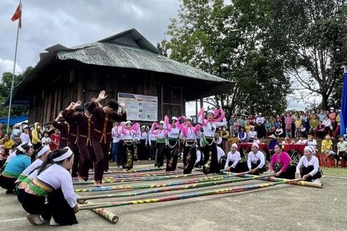 Từng bừng không khí đón Tết Độc lập ở các xã biên giới khu vực Tây Nguyên