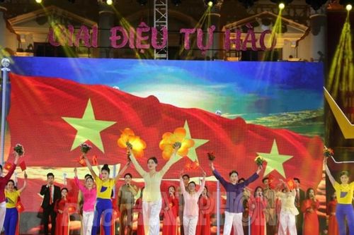 Ấn tượng chương trình nghệ thuật 'Giai điệu tự hào'