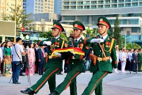 Thiêng liêng Lễ Thượng cờ ở thành phố Nha Trang ngày Quốc khánh