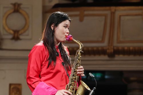 Nghệ sĩ An Trần thăng hoa tiếng kèn saxophone với 'Mẹ yêu con'