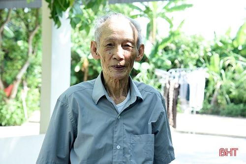 'Ông cố vấn' công tác Đảng ở cơ sở