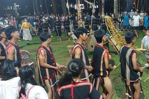 Đêm cồng chiêng cuối tuần vang âm sắc đại ngàn