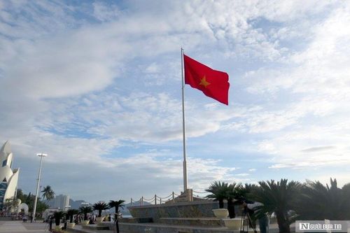 Thiêng liêng Lễ Thượng cờ nhân dịp Quốc khánh 2/9 ở Khánh Hòa