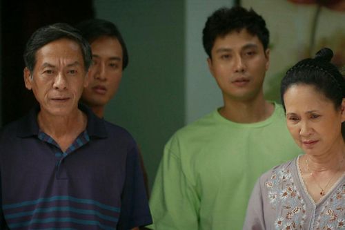 Gia Đình Mình Vui Bất Thình Lình: Diễn viên không khóc khán giả nước mắt như mưa