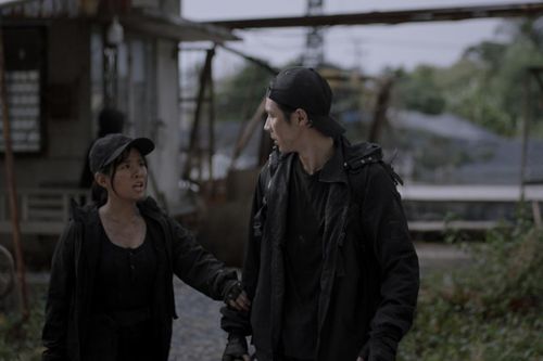 Có một bộ phim zombie đậm chất người ở 'bến phà xác sống'