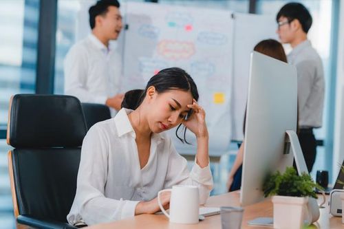 Người trẻ 'chán cái cũ, sợ cái mới'