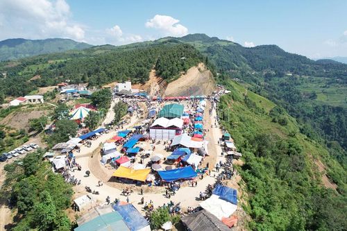 Chợ phiên Keo Lôm – điểm hẹn vùng cao