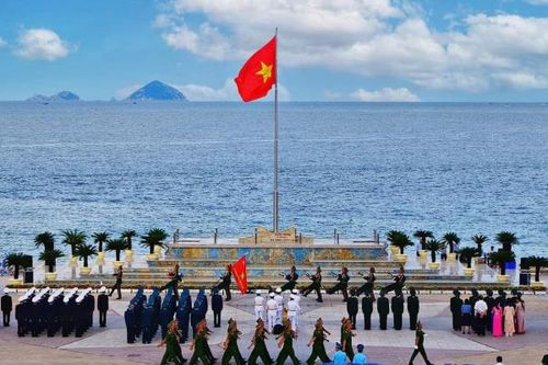 Thiêng liêng, xúc động Lễ Thượng cờ tại Quảng trường 2-4, TP. Nha Trang