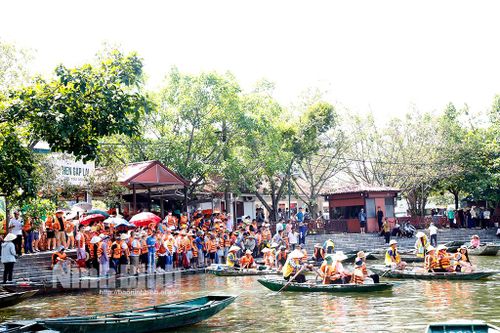Khu du lịch Tam Cốc nhộn nhịp trong ngày 2/9