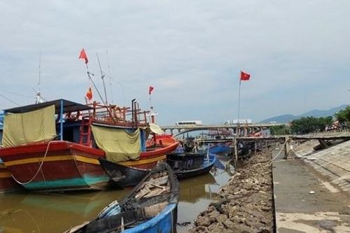 Công an vào cuộc làm rõ 6 tàu và thuyền cháy trong đêm