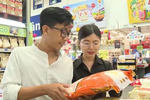 Ngày nghỉ lễ: Hàng hóa phong phú, giá cả bình ổn