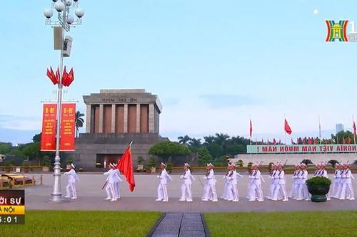 Thiêng liêng lễ chào cờ sáng 2/9 tại Quảng trường Ba Đình
