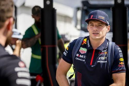 Max Verstappen hướng tới chiến thắng chặng thứ 10 liên tiếp