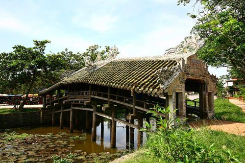 Cầu ngói Thanh Toàn