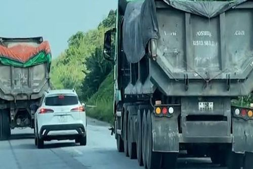 Chèn ép ô tô con trên cao tốc Nội Bài - Lào Cai, 2 tài xế xe tải nhận cái kết 'đắng'