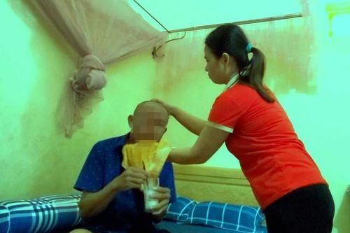 Vợ hiến thận cứu chồng: Chúng tôi vừa san sẻ sự sống cho nhau