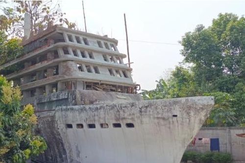 Độc đáo ngôi nhà Titanic xây trong 13 năm của lão nông Ấn Độ