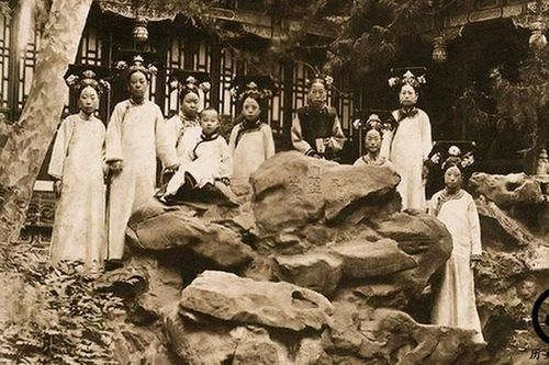 Ảnh chân thực về thái giám, cung nữ Trung Quốc xưa: Ngỡ ngàng sự thật!