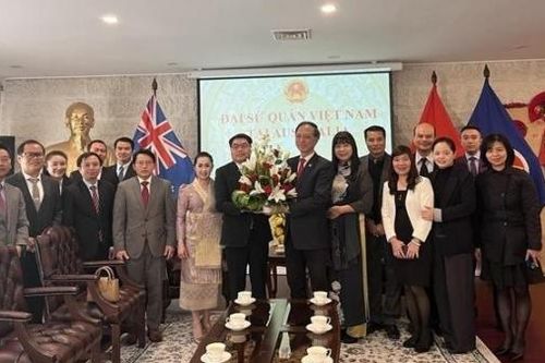 Đoàn đại biểu Đại sứ quán Lào tại Australia chúc mừng 78 năm Quốc khánh Việt Nam