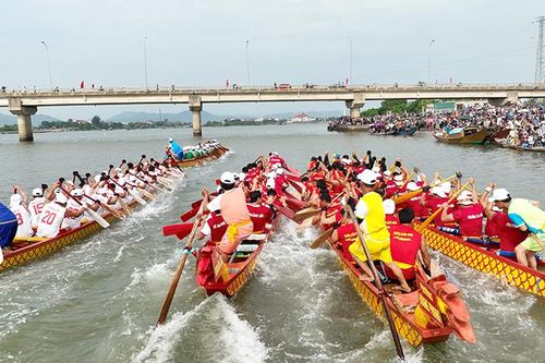 'Dậy sóng' sông Gianh và Kiến Giang với giải đua thuyền mừng Quốc khánh